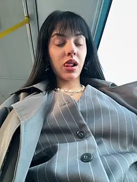 Only April online show from September 2025 04:07:02 PM