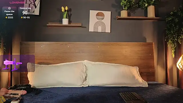 Snapshot of KLOE_LUSTX chatting on February 2026 10:08:01 PM KLOE LUSTX online show from February 2026 10:08:01 PM