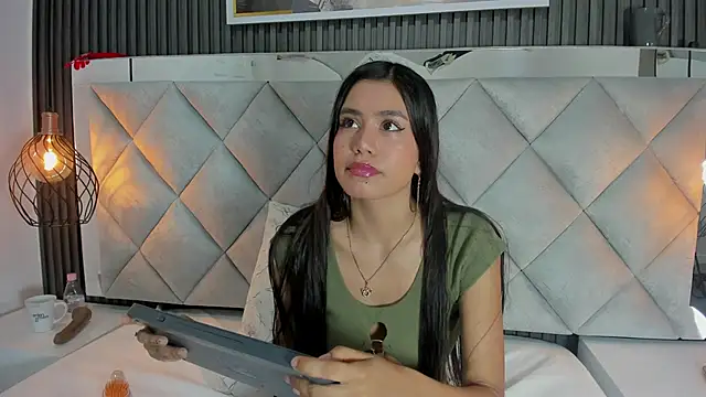 Baby-Rouse  online show from November 2025 04:22:01 PM