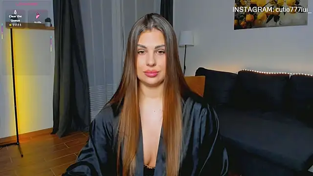 Snapshot of Cutie_Lui chatting on November 2025 02:54:01 PM Cutie Lui online show from November 2025 02:54:01 PM