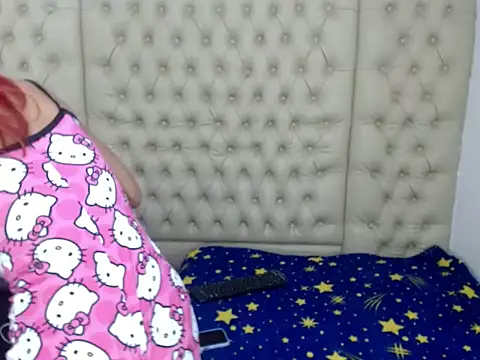 Snapshot of TifannyHott chatting on February 2026 02:43:02 AM TifannyHott online show from February 2026 02:43:02 AM