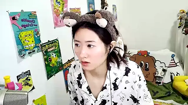 Snapshot of Moonlight-23 chatting on October 2025 02:28:01 PM Moonlight-23 online show from October 2025 02:28:01 PM