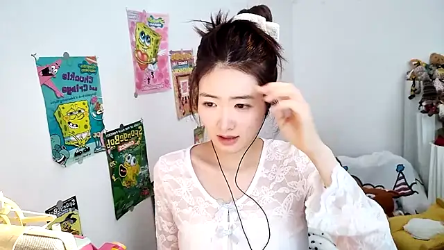 Snapshot of Moonlight-23 chatting on October 2025 07:01:01 AM Moonlight-23 online show from October 2025 07:01:01 AM