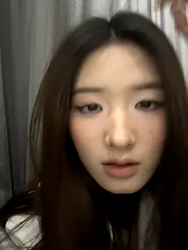 Snapshot of Moonlight-23 chatting on November 2025 12:11:02 PM Moonlight-23 online show from November 2025 12:11:02 PM