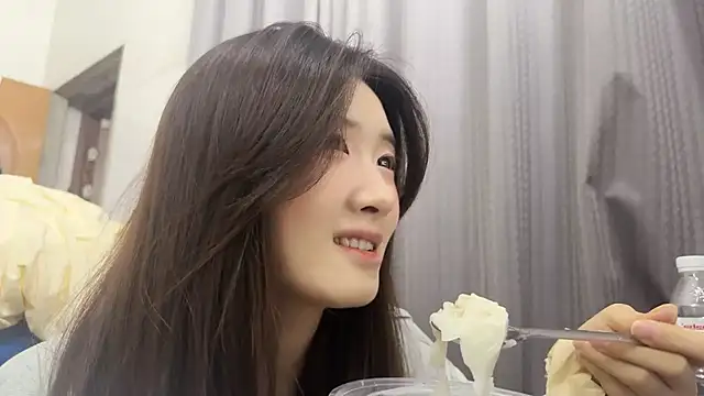 Snapshot of Moonlight-23 chatting on November 2025 12:59:03 PM Moonlight-23 online show from November 2025 12:59:03 PM