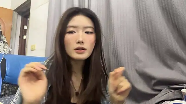 Snapshot of Moonlight-23 chatting on November 2025 12:27:01 PM Moonlight-23 online show from November 2025 12:27:01 PM