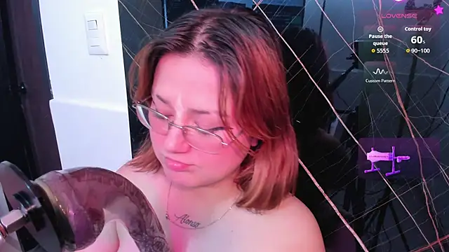 isa grey  online show from September 2025 09:20:02 PM