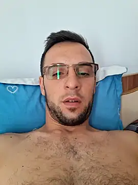 Necunoscutul001 online show from October 2025 12:13:02 PM