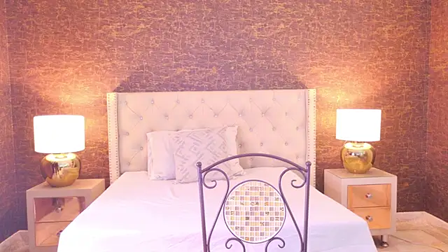 kaylie mitchel online show from April 2026 10:26:02 PM