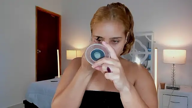 Snapshot of MikaelaStone chatting on January 2026 10:41:02 AM MikaelaStone online show from January 2026 10:41:02 AM