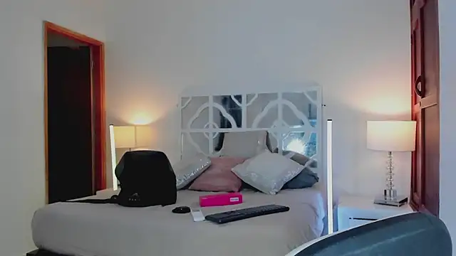 Snapshot of MikaelaStone chatting on February 2026 12:44:02 PM MikaelaStone online show from February 2026 12:44:02 PM