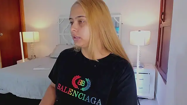 Snapshot of MikaelaStone chatting on February 2026 12:34:01 PM MikaelaStone online show from February 2026 12:34:01 PM