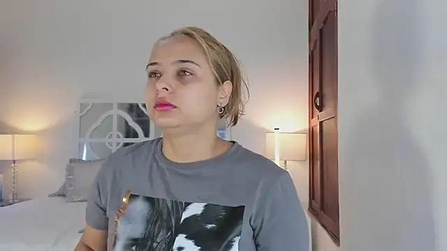 Snapshot of MikaelaStone chatting on February 2026 09:49:02 AM MikaelaStone online show from February 2026 09:49:02 AM