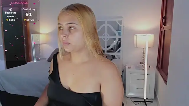 Snapshot of MikaelaStone chatting on February 2026 12:15:01 PM MikaelaStone online show from February 2026 12:15:01 PM