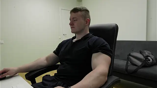Snapshot of Richard_Dullas chatting on June 2026 08:22:02 PM Richard Dullas online show from June 2026 08:22:02 PM