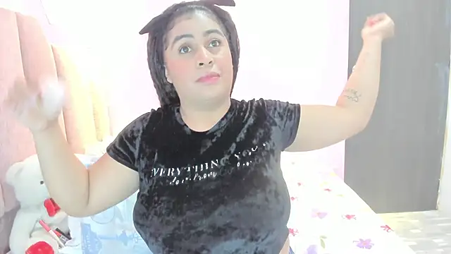 AndreaSweet2 online show from October 2025 07:47:02 PM