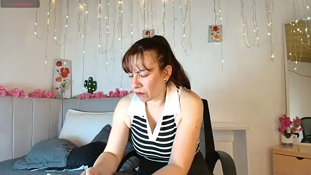 AmaraMoon  online show from September 2025 08:09:02 PM