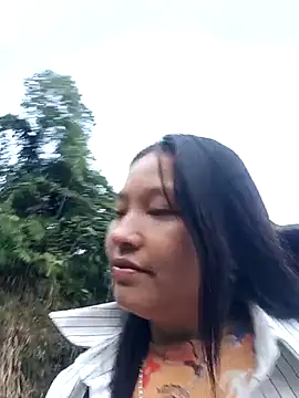 MuiNay online show from October 2025 11:41:02 PM