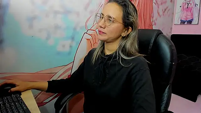 StarletTays online show from December 2025 01:21:02 AM