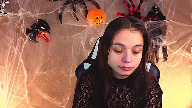 Leila Hefner online show from October 2025 02:23:02 AM