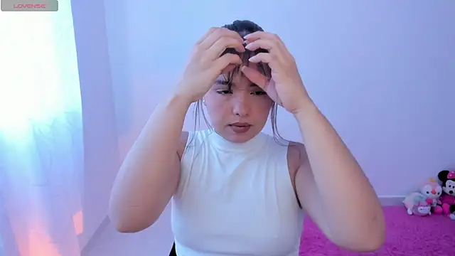 Snapshot of Alana_Banana_ chatting on December 2025 02:04:01 PM Alana Banana online show from December 2025 02:04:01 PM