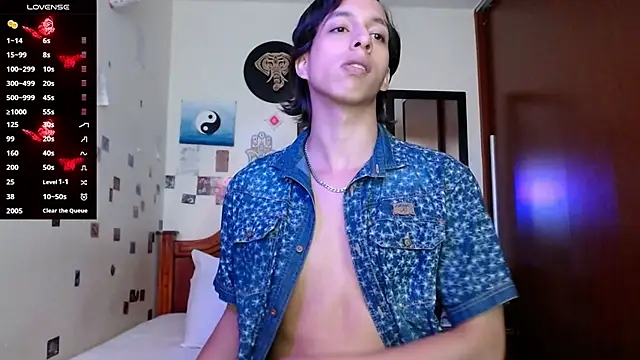 Snapshot of DannyPhantom555 chatting on December 2025 07:00:01 PM DannyPhantom555 online show from December 2025 07:00:01 PM