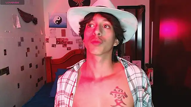 Snapshot of DannyPhantom555 chatting on February 2026 09:08:01 PM DannyPhantom555 online show from February 2026 09:08:01 PM