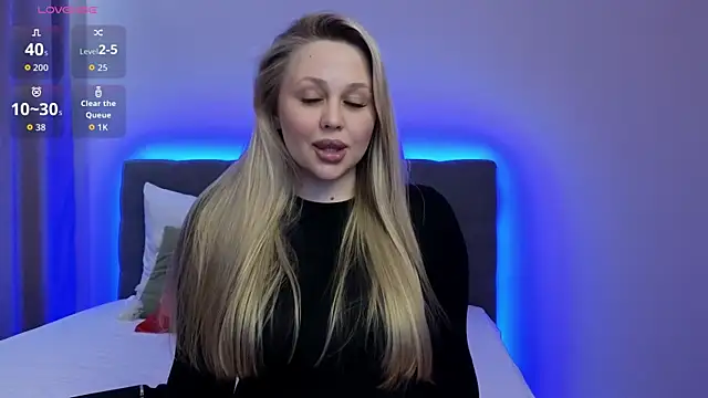 Snapshot of Estella_Elwood chatting on October 2025 04:30:01 PM Estella Elwood online show from October 2025 04:30:01 PM