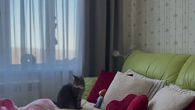 Snapshot of Estella_Elwood chatting on February 2026 06:22:01 AM Estella Elwood online show from February 2026 06:22:01 AM