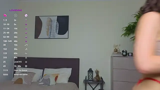 Snapshot of MimiLolll chatting on October 2025 06:38:02 PM MimiLolll online show from October 2025 06:38:02 PM