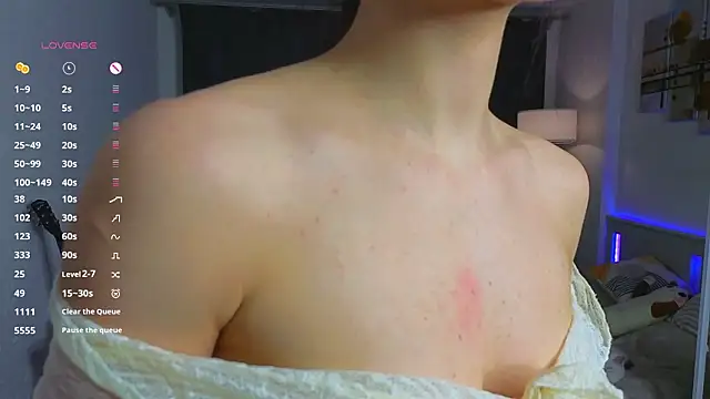 Snapshot of MimiLolll chatting on February 2026 05:38:01 PM MimiLolll online show from February 2026 05:38:01 PM