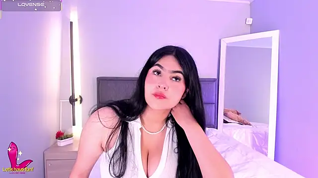 Emma  clark  online show from November 2025 12:27:02 PM