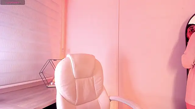 Emma  clark  online show from December 2025 12:45:02 PM