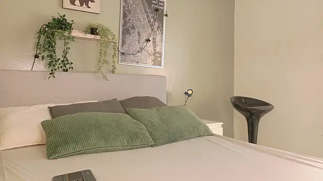 Snapshot of Nickifox__ chatting on October 2025 07:25:02 PM Nickifox online show from October 2025 07:25:02 PM