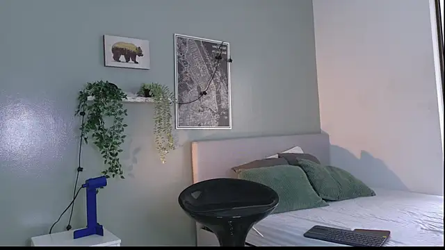 Snapshot of Nickifox__ chatting on November 2025 07:25:01 PM Nickifox online show from November 2025 07:25:01 PM