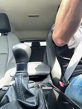 Axl hot online show from September 2025 01:00:01 PM