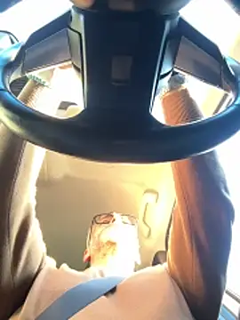 Axl hot online show from March 2026 04:40:02 PM