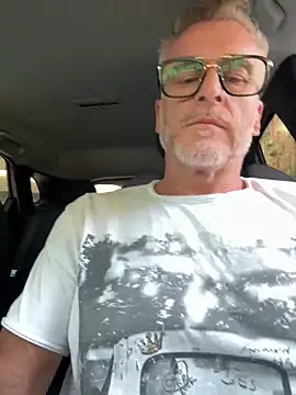 Axl hot online show from June 2026 02:07:02 PM