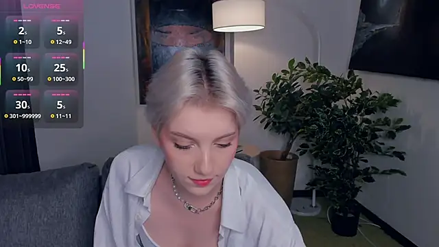 OdelynaAsp online show from November 2025 12:16:01 PM