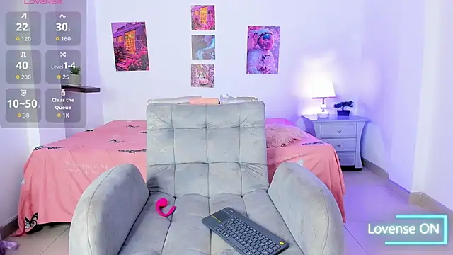 mia purplee online show from September 2025 03:01:01 AM