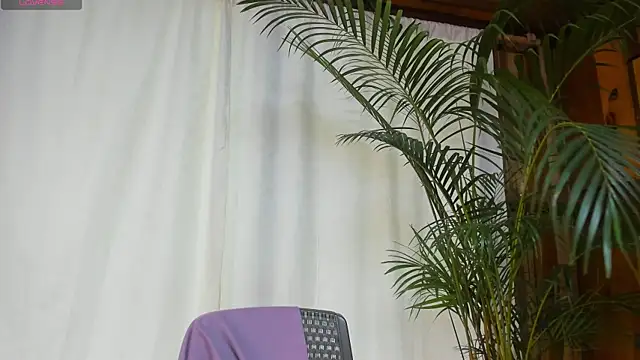 aliciakozlov online show from May 2026 08:37:01 PM