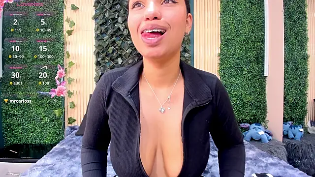 KhateAndersson online show from December 2025 08:14:01 PM