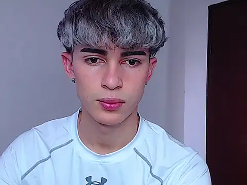 john vichenso online show from October 2025 09:01:01 PM