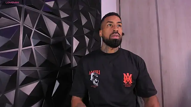 Snapshot of OstinDaniels chatting on October 2025 10:30:01 PM OstinDaniels online show from October 2025 10:30:01 PM