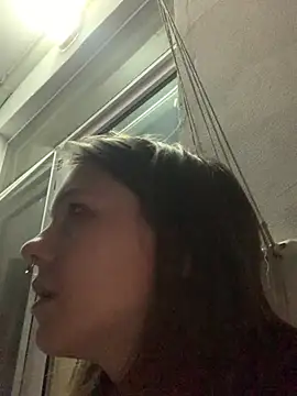 Snapshot of VesnaCrystal chatting on May 2026 10:50:01 PM VesnaCrystal online show from May 2026 10:50:01 PM