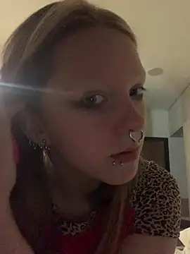 Snapshot of VesnaCrystal chatting on June 2026 07:51:02 PM VesnaCrystal online show from June 2026 07:51:02 PM