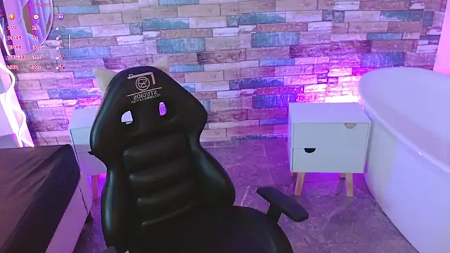 ZURY TAY online show from September 2025 12:05:02 PM