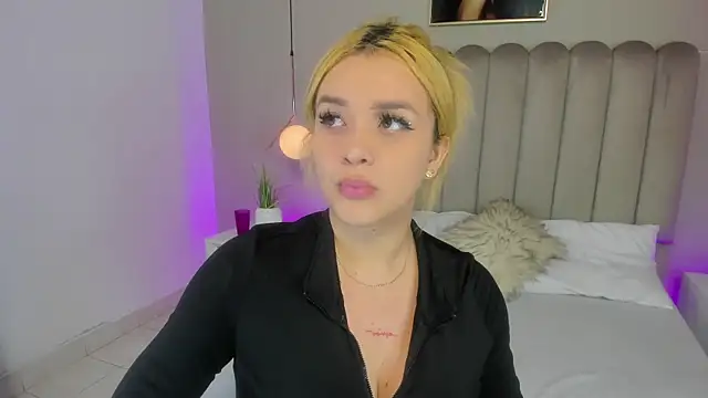 Dani rosse  online show from April 2026 12:51:02 PM