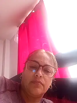 Lady 16 online show from December 2025 03:43:01 PM