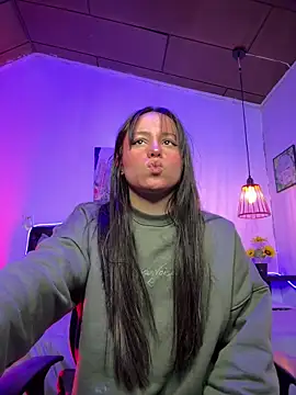 Eymmy 24 online show from September 2025 03:22:01 AM